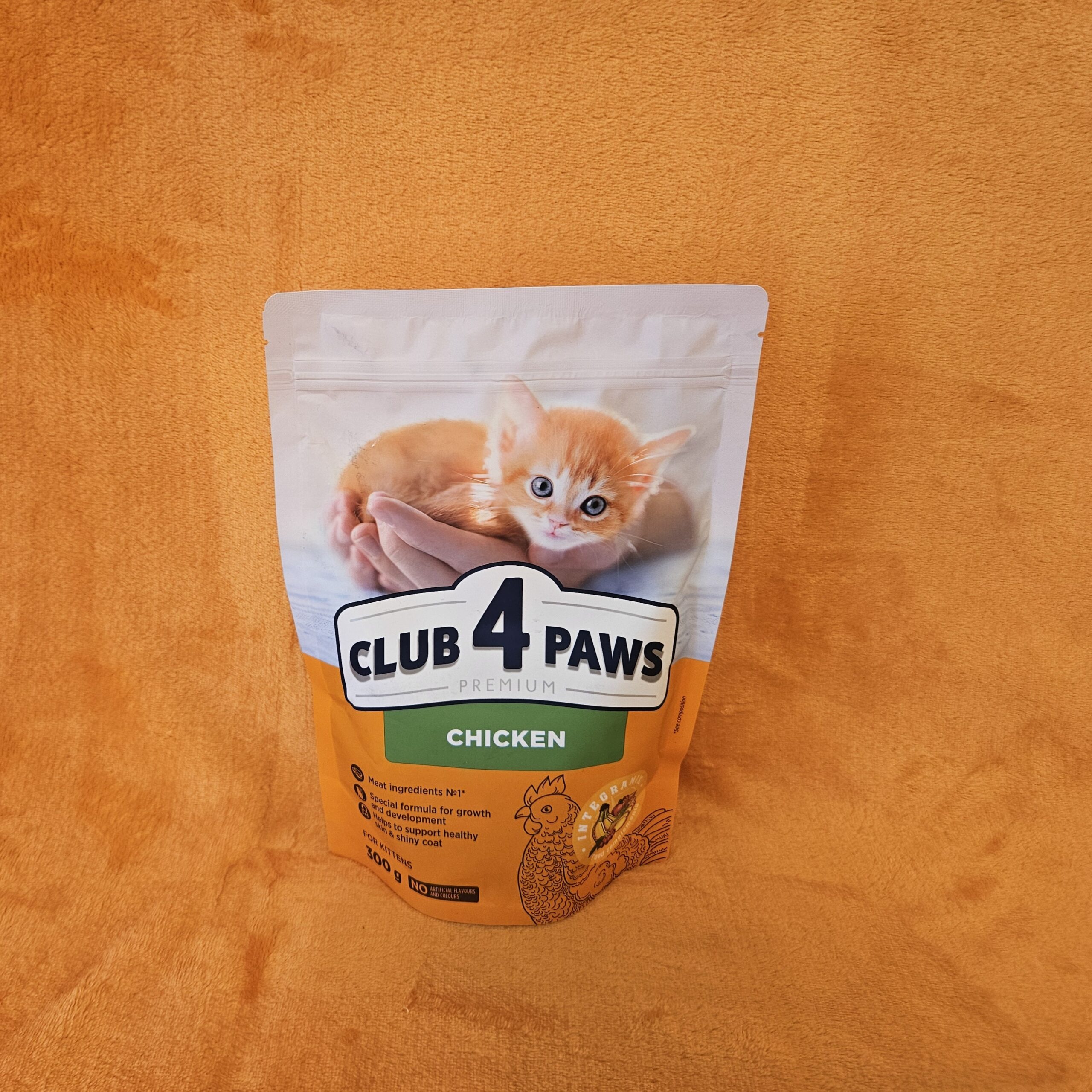 Club 4 paws. Преміум сухий корм для кошенят - курка 300 гр.