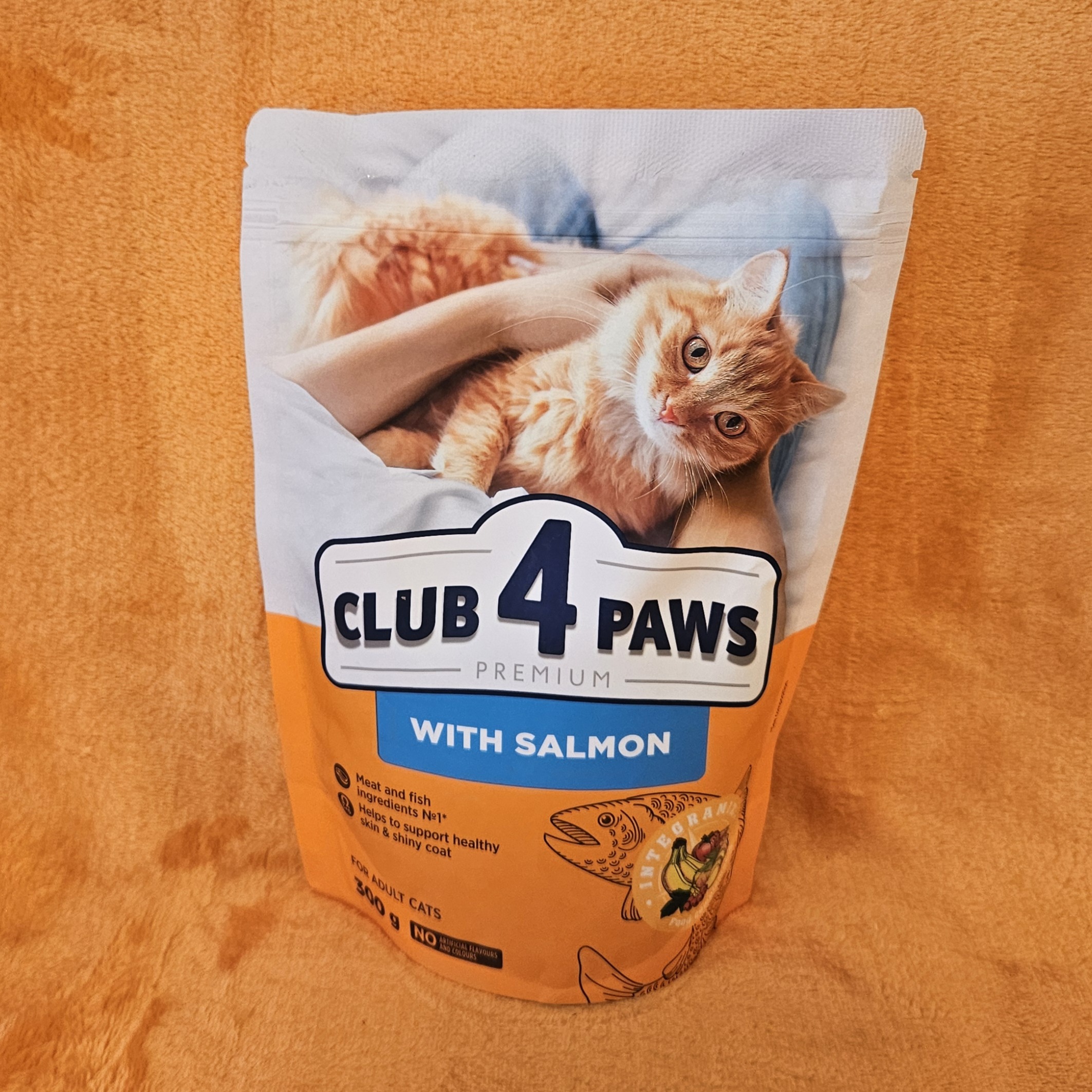 Club 4 paws.Преміум сухий корм для дорослих котів з лососем 300 гр.