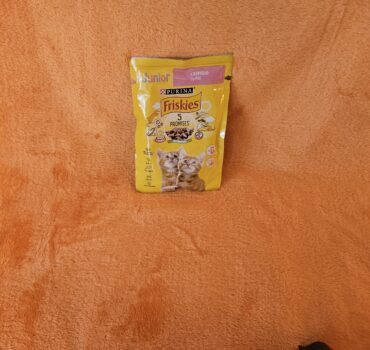 Friskies Junior. Вологий корм для кошенят з курочкою 85 гр.