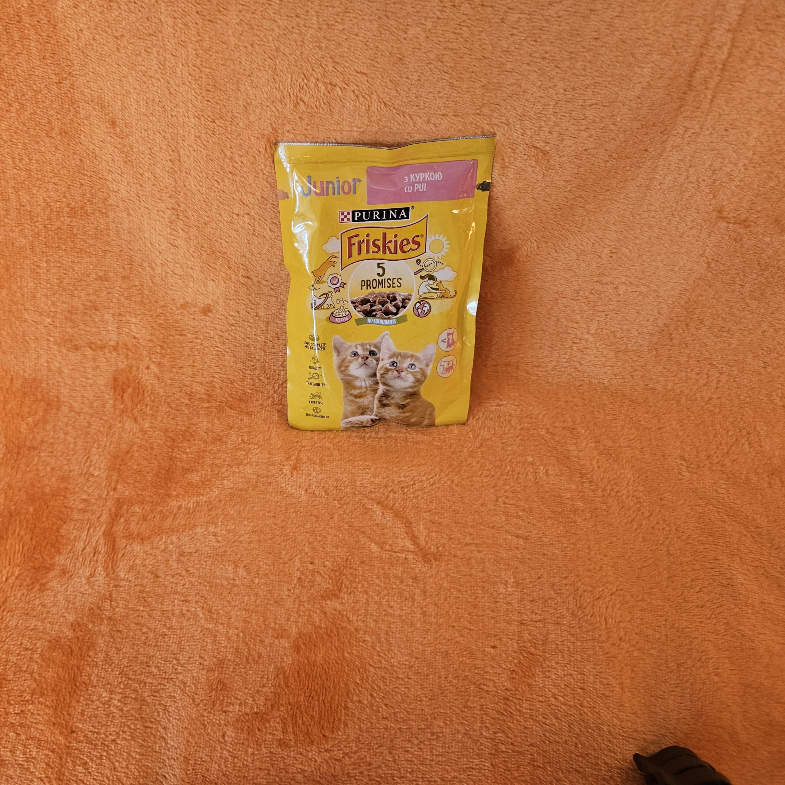 Friskies Junior. Вологий корм для кошенят з курочкою 85 гр.